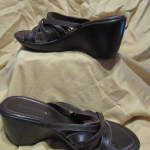 Predictions Size 5 Brown Wedge Slip On Sandals